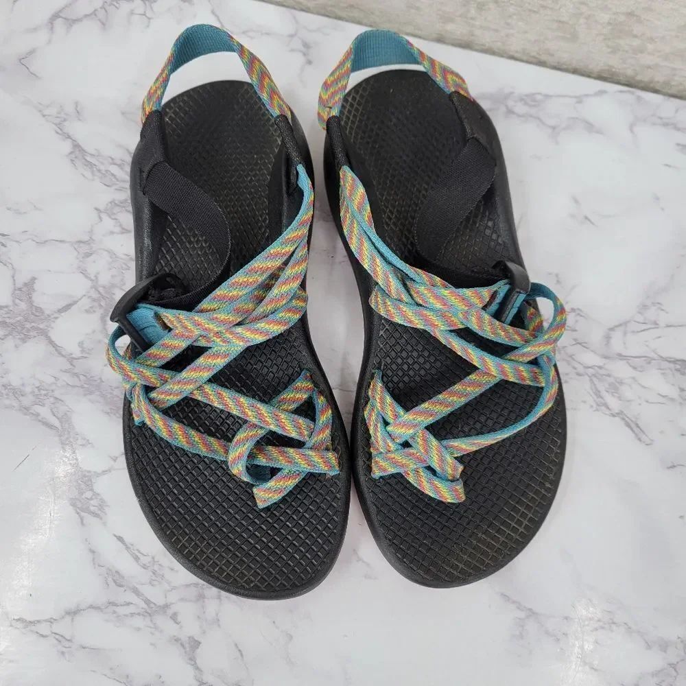 Chaco ZX2 Classic Fiesta Rainbow Stripe Toe Loop Strappy Sandals Woman's Sz 7